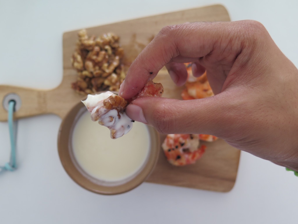 snack-prep-prawns-with-walnuts-and-honey-yogurt-dip